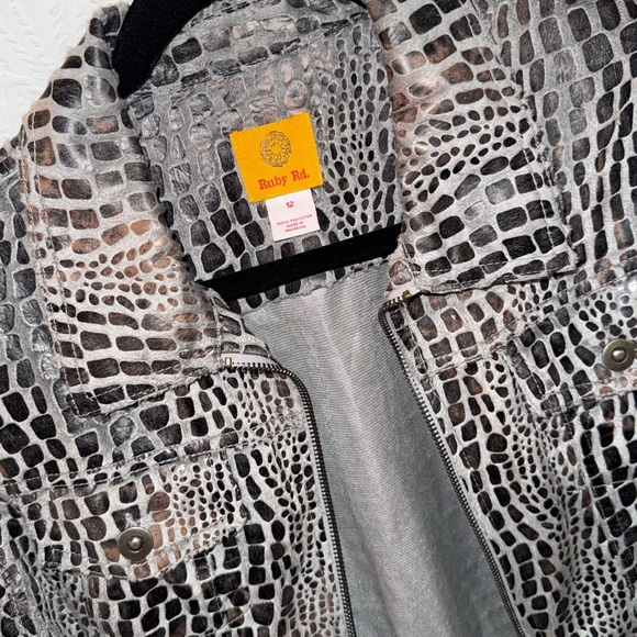 Ruby Rd. Women's Croc-Print Grey Jacket - Picture 3 of 5